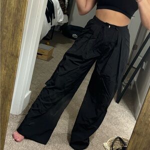 Women's Black Wide-Leg parachute Pants
